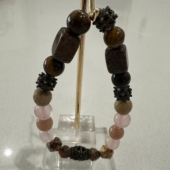 Gorgeous Mixed Stone Stretch Bracelet - Picture 6 of 6